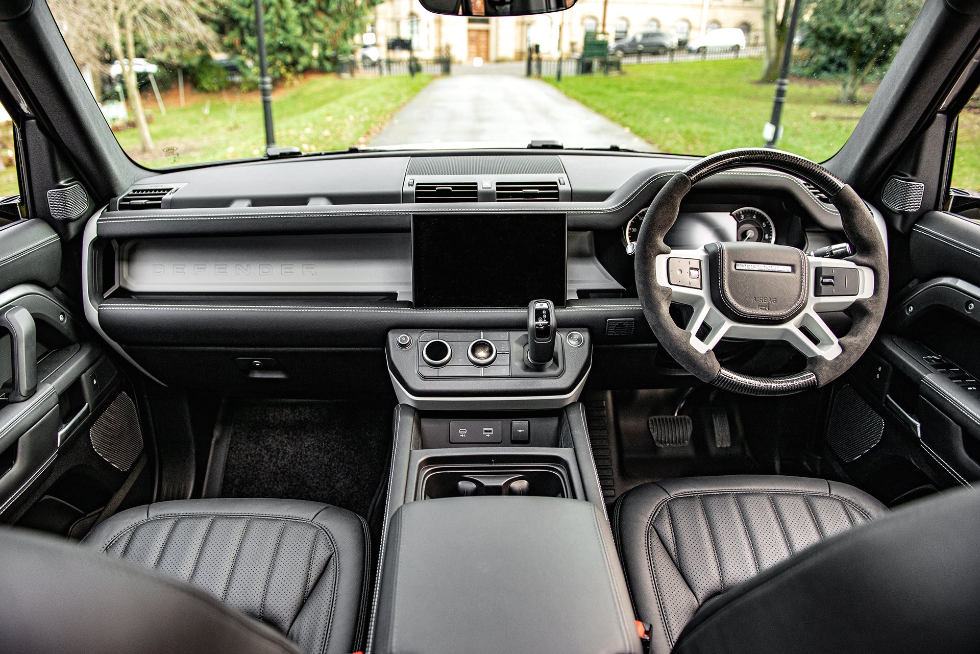 Land Rover Defender 110 Leather Interior – Chelsea Truck Company